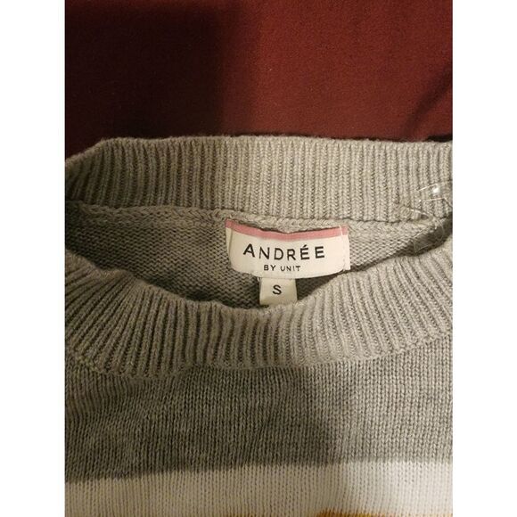 Andrée by Unit Sweater Size Small - Picture 2 of 2